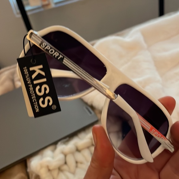 🕶️ - Picture 6 of 7